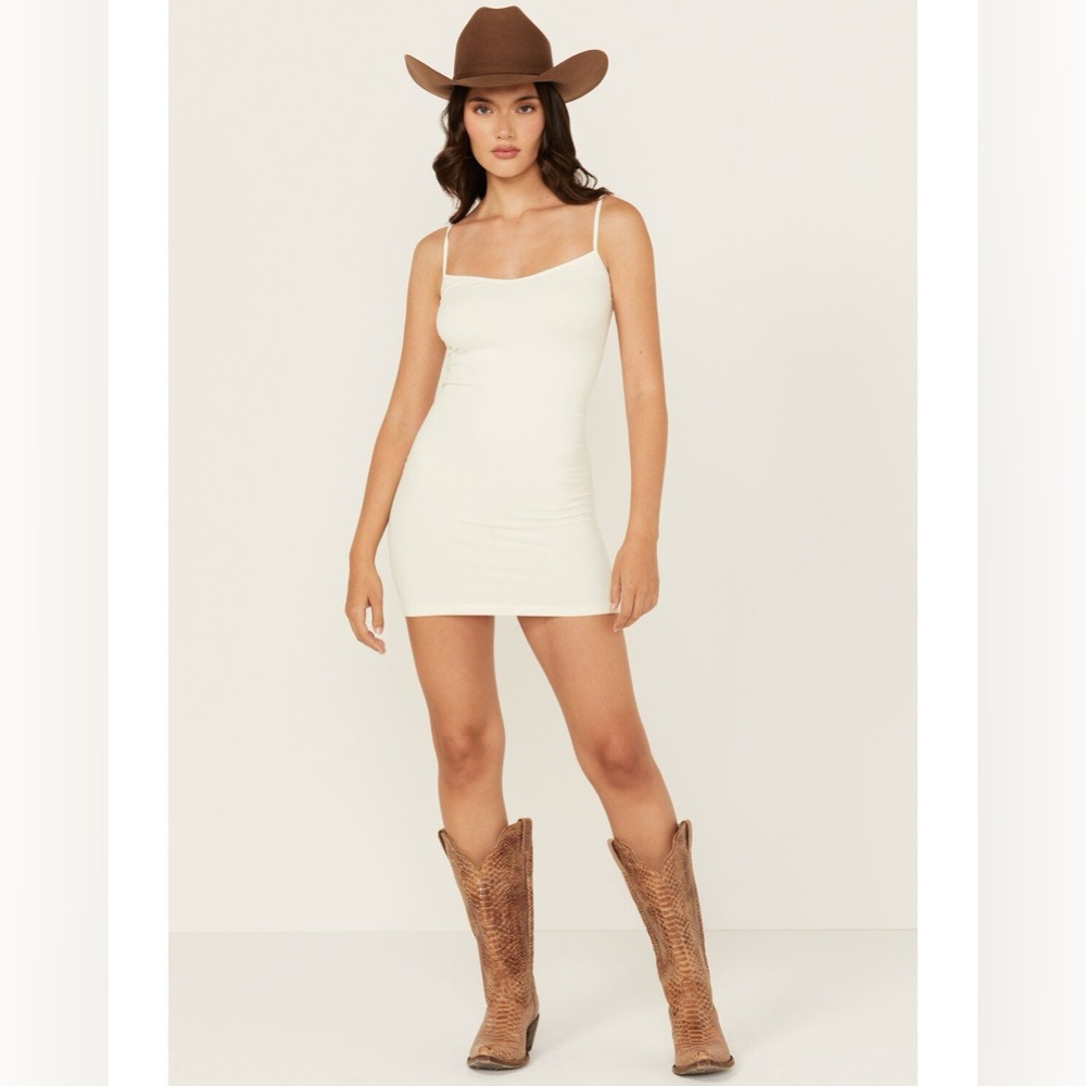 NWOT FREE PEOPLE SOLID SEAMLESS MINI SLIP- Cream/Ivory